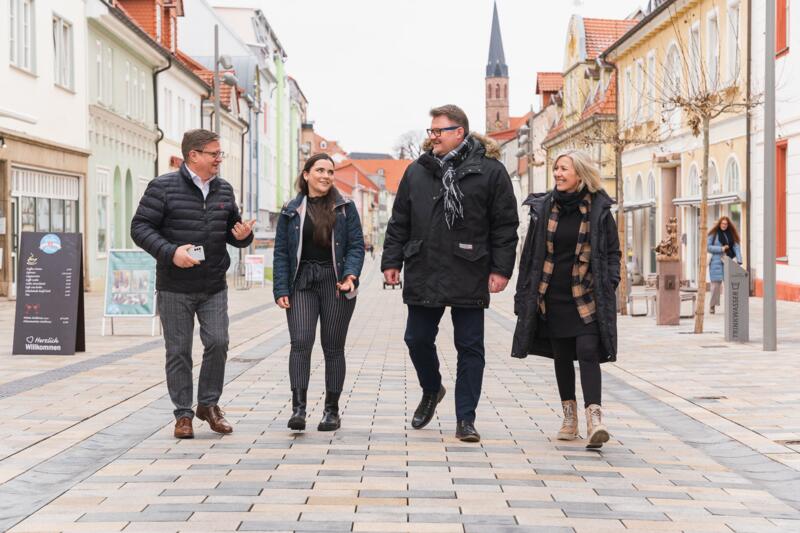 v.l.n.r. Thomas Spielmann (Bürgermeister Heiligenstadt), Sophie Kahlmeyer (Fachdienstleitung Tourismus Stadt Duderstadt), Thorsten Feike (Bürgermeister Duderstadt), Jeannette Löser (Projektleitung DWT2024) © Alexander Franke Stadtverwaltung Heilbad Heilig